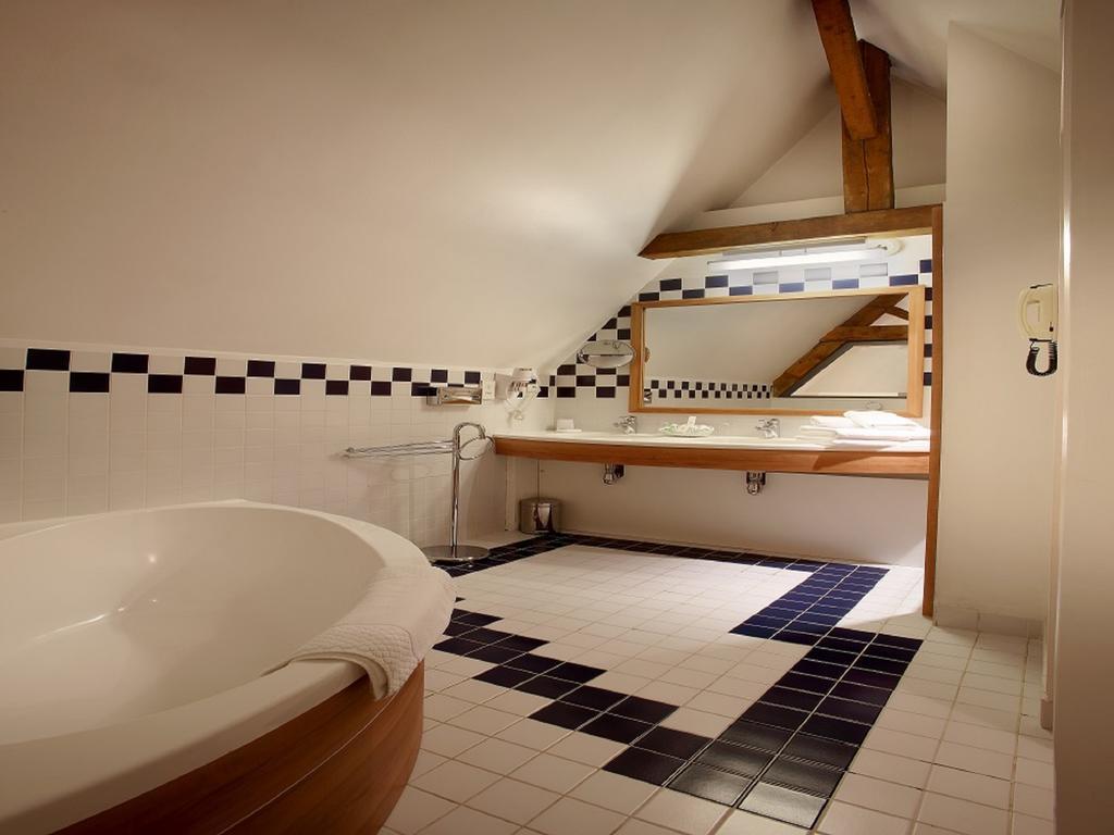Hotel Ombremont Jean-Pierre Jacob Le Bourget-du-Lac Exterior photo
